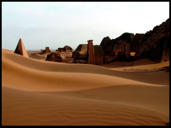 -Dunes versus pyramids-
